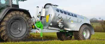 LAAG ZWAARTEPUNT Het lage zwaartepunt en de lichtheid van de tank zorgen voor trekgemak en voor een grote stabiliteit van de machine, wat ideaal is