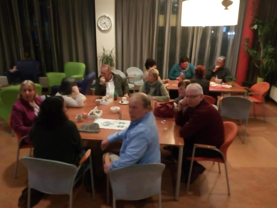 Nieuws uit de buurt Sfeerbeeld Maatjes-café op 23 februari Een heel gezellige sjoel/skipbo avond in het Maatjes-café.