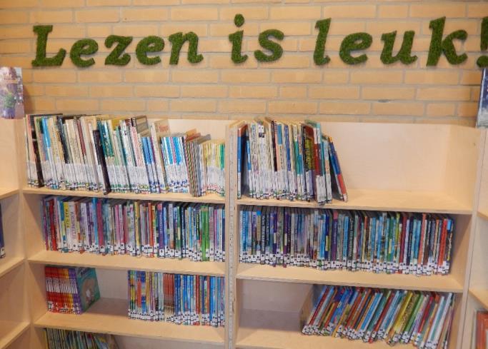 Iedere schooldag beginnen wij met gebed en een Bijbelles. Dit gebeurt voornamelijk tussen 8:30 uur en 9:00 uur.