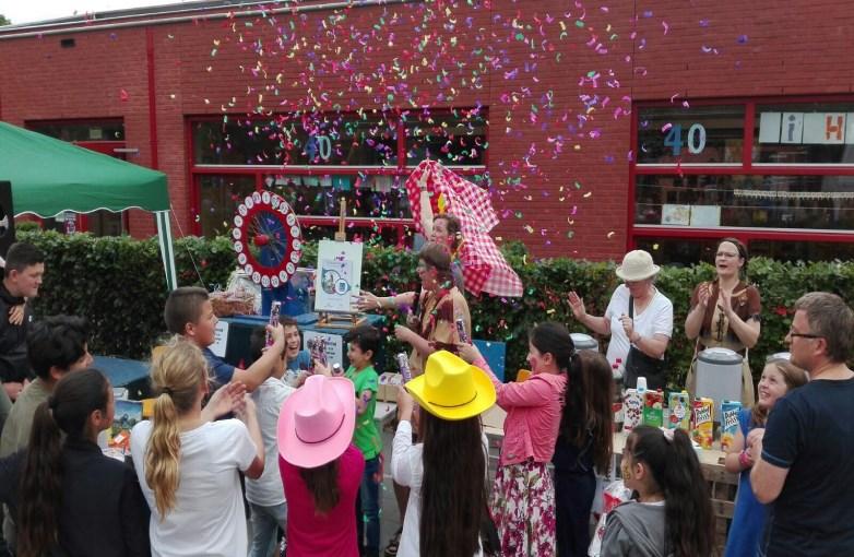 Verder in deze nieuwsbrief nieuws over de groepsindeling en formatie. Nieuwe brochure Tijdens het zomerfeest is de nieuwe brochure over ons nieuwe concept TOTAALonderwijs gepresenteerd.