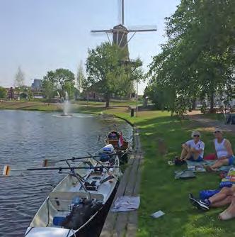 Maar als dat ook net niet zou lukken: dan zeker tót de haven. De haven van Katwijk bijvoorbeeld, op roeiafstand van roeiclub Rijnland te Leiden, waar de boten te water zouden gaan.