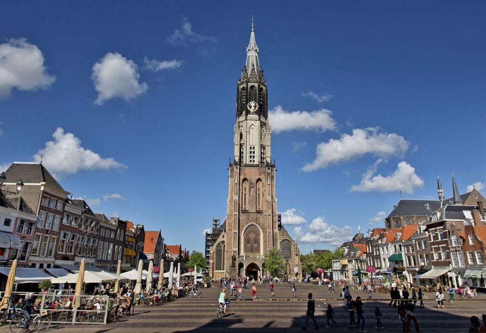 Op de excursie dag vertrekken we met de Intercity trein van 9:14u vanuit Eindhoven naar Delft. (onder voorbehoud). Aad Engelfriet is weer onze gids en zal ook de lezing verzorgen.