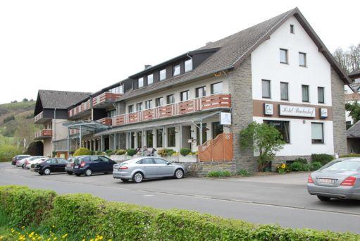 We zullen verblijven in het hotel Paulushof in Rurberg a/d Rursee, een tweetal uurtjes rijden vanuit Lier. We worden daar op vrijdag 2 november 2012 verwacht tussen 18 en 19 uur.