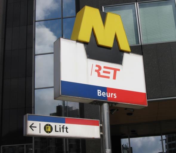 METROSTATIONS ONDER DE LOEP 2017 Burgerpanel Rotterdam 4Q 2017 Een schouw van alle RET-metrostations Inleiding Elk jaar voert het Burgerpanel Rotterdam een schouw uit op alle metrostations van