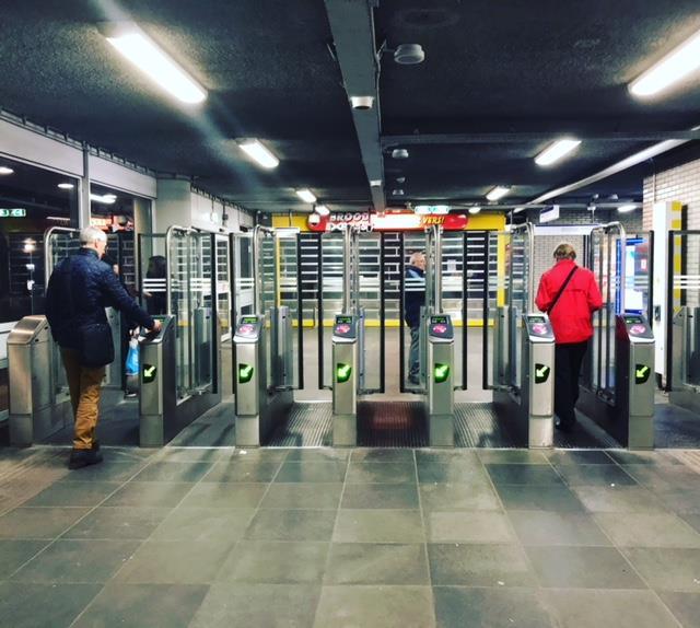 Dit jaar is de schouw enkel gericht op de stations zelf en niet zozeer op de omgeving van de stations waar de gemeente Rotterdam voor verantwoordelijk is.