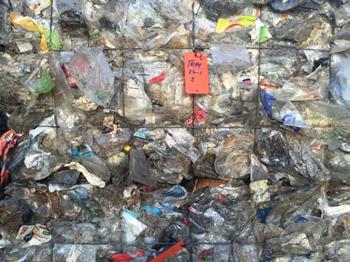 2. Aanleiding VERDIEPING Het aantal toepassingen waar kunststof recyclaat kan worden ingezet is nog beperkt XXXII De sterke stijging van de inzameling van plastic bij huishoudens houdt geen gelijke