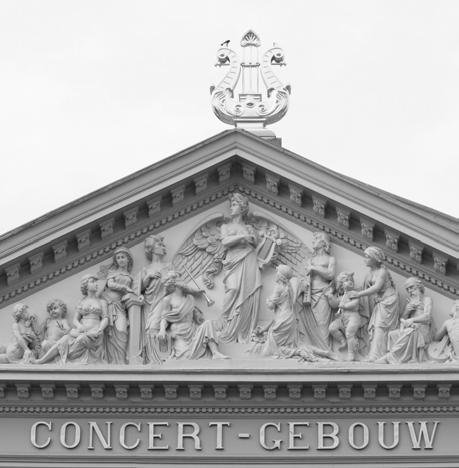 Akoestiek Het Concertgebouw is een wereldberoemd gebouw. Dat komt omdat de Grote Zaal een heel goede akoestiek heeft. Dat betekent dat de muziek die er gespeeld wordt heel erg mooi klinkt.