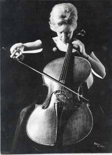 Een adellijke Regelmatig ontvangt het NMF instrumenten in bruikleen van particulieren. In 2014 konden we een heel bijzondere cello in onze collectie verwelkomen.
