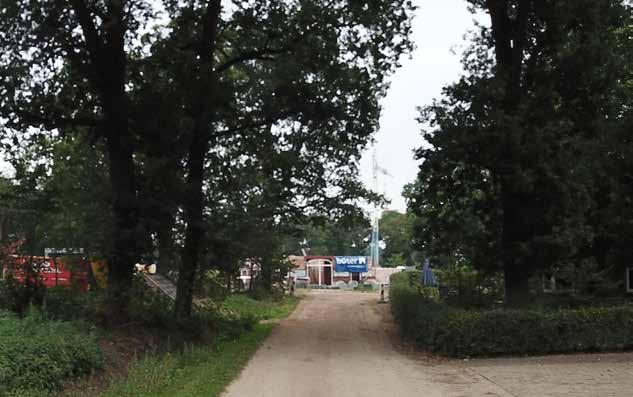 Situatie 2010 De Kraal (4) bewoond Tijden veranderen: het kleinschalige agrarische landschap dat zo kenmerkend De Es (2) is voor Langeveen en omgeving biedt onvoldoende perspectief voor een