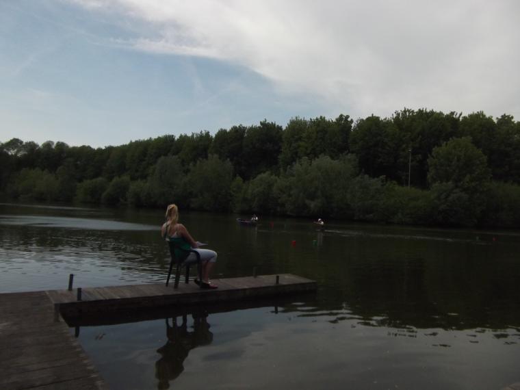 Nu zullen jullie wellicht denken: aanwijzingen hebben zij toch niet nodig?, maar de boeien moesten nu eens exact in het water gelegd worden.