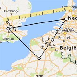 Tip: afstand meten tussen twee plekken op aarde Met Google Maps is het makkelijk om na te gaan hoe groot de afstand hemelsbreed is tussen twee plekken op de kaart.