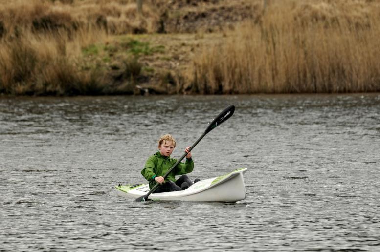 Kajak! De sectie kajak is nu reeds enkele jaren opnieuw actief. Na een inloopjaar en de nodige kinderziektes denken we klaar te zijn om een volgende stap te zetten.