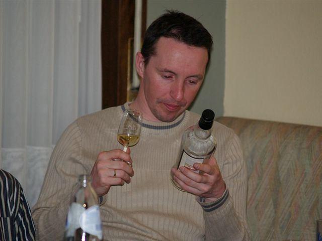 Wist je trouwens dat alle whisky's best geserveerd worden in een konisch glas, en dit voor het best waarnemen van de reuk.