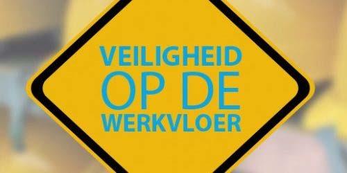 bedrijfshulpverleners op. Zij zijn te herkennen aan de gele hesjes met opdruk BHV.