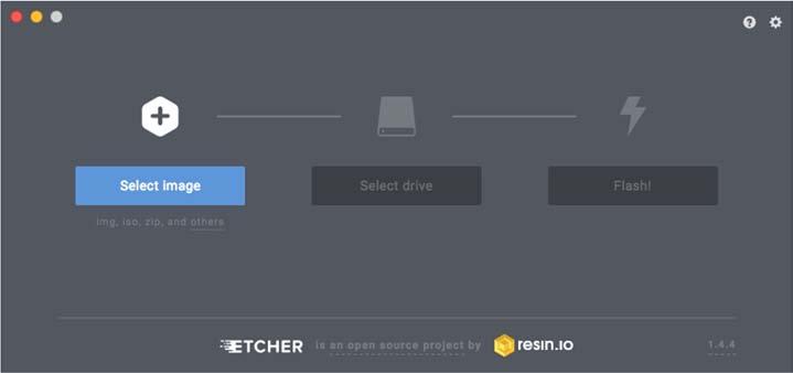 Omdat we snel naar een hoger niveau toe willen kies je voor Raspbian. b) Kies dus voor Raspbian. Vervolgens kies je niet voor de 'Lite versie', maar voor de Raspbian with desktop versie.