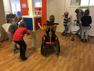 En zoals jullie zien, wordt er al goed gebruik van gemaakt. We zijn er erg blij mee! Van de vakgroep ERGOTHERAPIE Graag wil ik mij voorstellen.