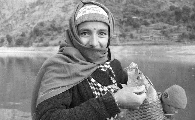 Diaconie collecte 7 oktober 2018 Leven van vis en ecotoerisme in Nepal. De grond in de bergachtige Rukum-regio in Nepal levert maar voor zes tot acht maanden per jaar voedsel op.