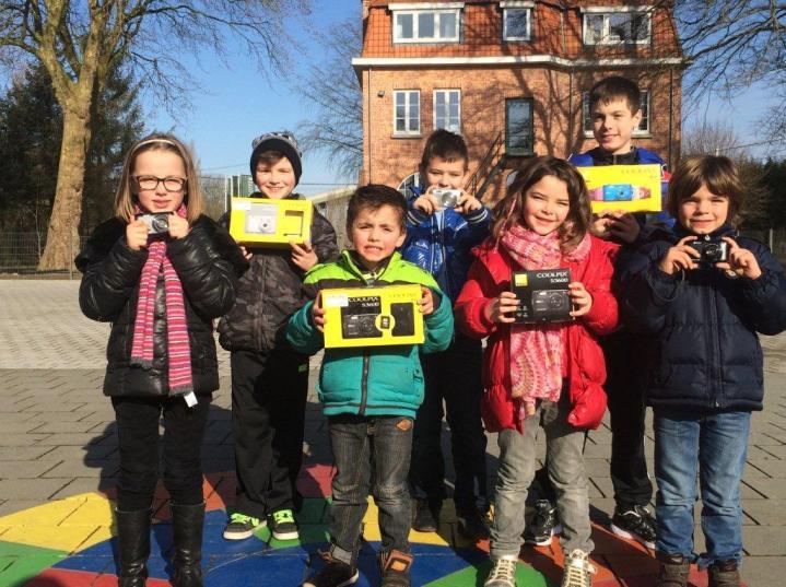 Hierop reageerde onze scholengroep 26 Mandel en Leie onmiddellijk en nam het initiatief op zich om in een nieuwe, kindvriendelijke omheining te voorzien. Het GO!