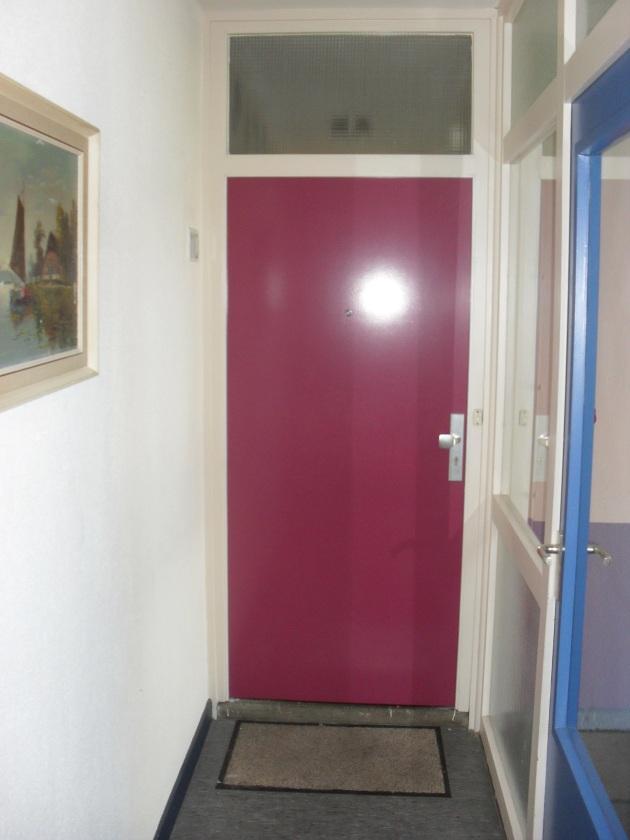 Liftdeuren, deur naar appartement 1 en 2 Vanaf de andere kant genomen.