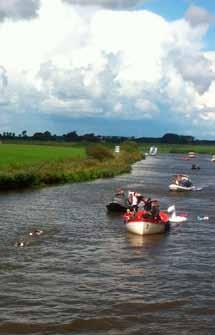 Lauwersmeer en de stad Groningen. De estafette wordt gezwommen door het kanaal het Reitdiep. Er wordt met de Swim Challenge geld ingezameld voor het UMCG kanker research fonds.
