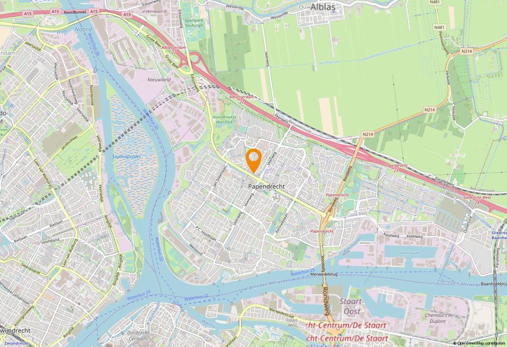 Locatie Bereikbaarheid Het object is goed bereikbaar vanaf Rijksweg A15 (Rotterdam/ Nijmegen) en de Randweg N3, die de A15