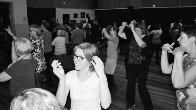 Terugblik A.V.O. Herfstbal 2017 Afgelopen zomer ben ik zo-maar-per-ongeluk-bijna-terloops in een nieuwe passie gerold: volksdansen!