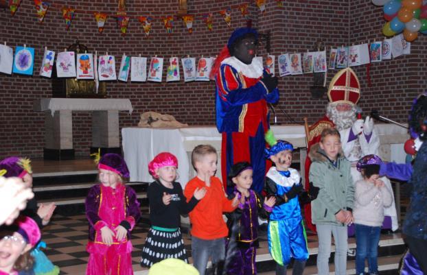 gezellige boel afgelopen zondag in jullie kerk. Leuke dansjes en mooie kleurplaten en wat werd er goed gezongen door iedereen!