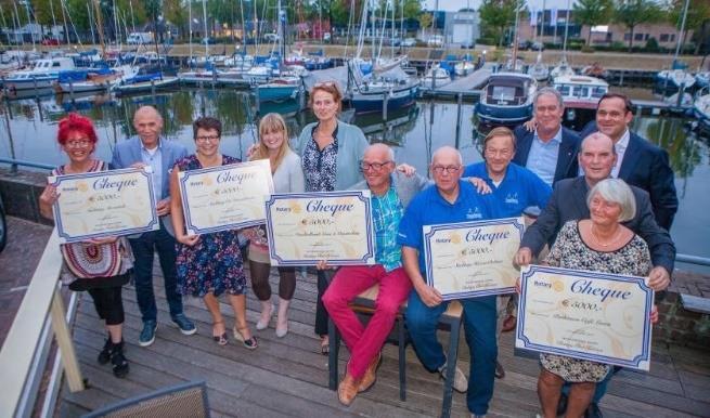 De Rotary Club Huizen organiseerde in 2017 in de Haven van Huizen, het derde VIS Festijn. Muziekids was een van de goede doelen en kreeg een cheque van 5.000 euro overhandigd.