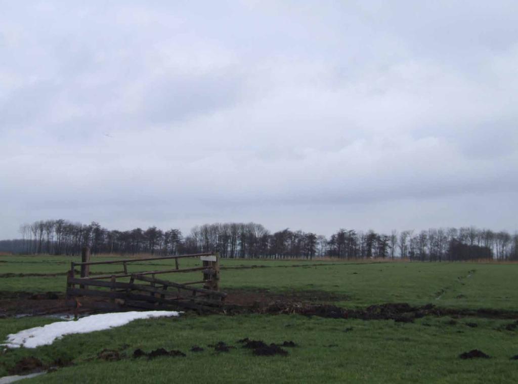 Beschrijving De boerderij is onderdeel van de lintbebouwing van Haarlemmerliede, een van de dorpen in de gemeente.