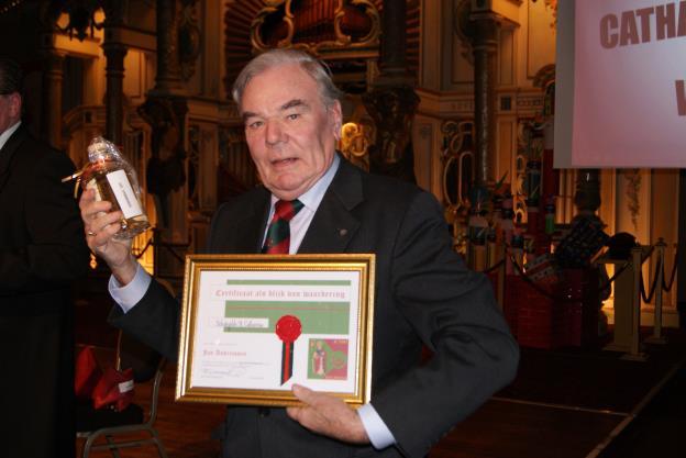Eef Luijben kreeg te horen dat hij is voorgedragen voor de Officiersmedaille van de Nobele Orde van de Papepay.