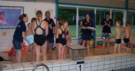 Zwemmend redden Activiteiten en evenementen Buitentraining Oosterplas Deelname EHaD wedstrijd in Rosmalen Certificaatzwemmen, een