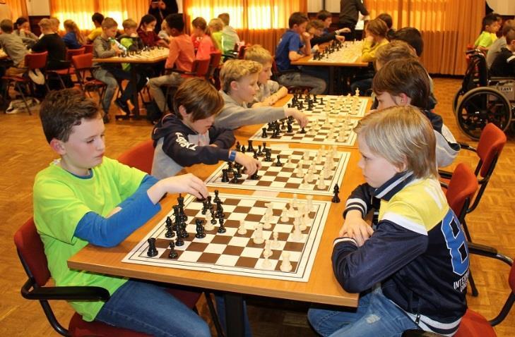 Schoolschaaktoernooi in Meppel Afgelopen woensdag was de eerste speelronde van de schoolschaakkampioenschappen in de Poele te Meppel.