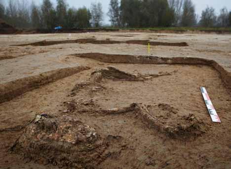 be Archeologisch onderzoek in wijmeers Hoe gebeurt het archeologische onderzoek? Het onderzoek wordt uitgevoerd in zones die deels zullen eroderen bij de inrichting als overstromingsgebied.