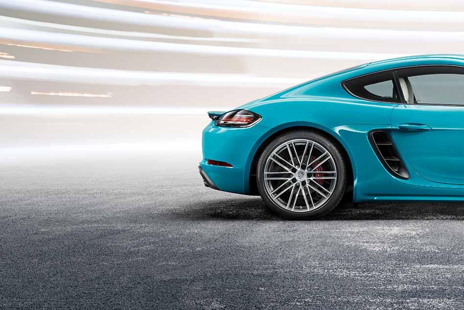 Standaarduitrusting. Een Porsche overtuigt door performance en design af fabriek.