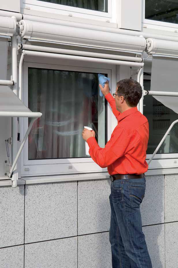 Productie van houten vensters Uitsnijding en schaven Boren en lijmen Slijpen en lakken