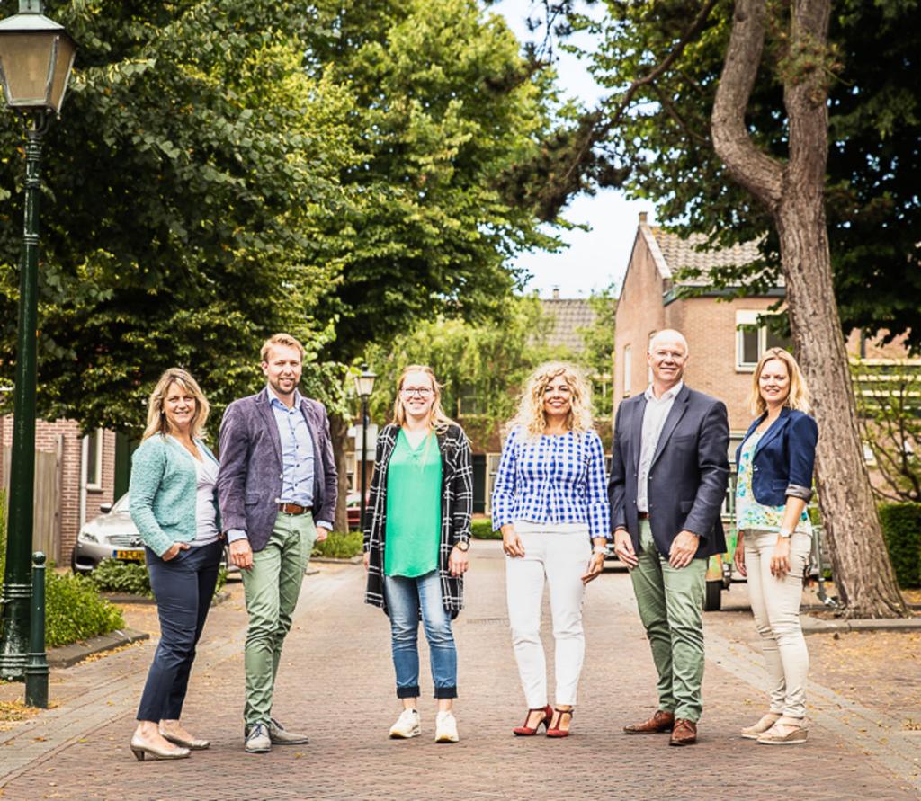 Huis verkopen...? Het team van Kooitje Makeaarsdiensten helpt u graag verder bij de Verkoop, Aankoop of Taxatie van uw woning!