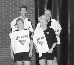 Kampioensteam 2: Wouter, Gerben, Wilma, Agaath. Team 3 (Hans Roberti, Gijs Eijgenstein, Linda Elsendoorn, Janke Rademaker, José Eijkelkamp).