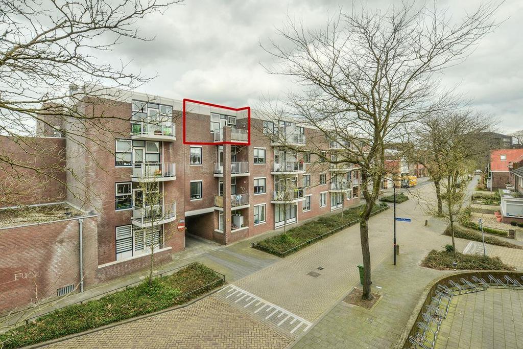 Nieuwe Bouwlingstraat 62, 4901KJ Oosterhout Koopprijs : 159.500,- k.k. KEURIG 3-KAMER APPARTEMENT op de 3 e ve