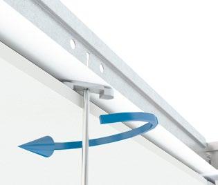 klaslokalen, gangen), kunnen de Rockfon plafondpanelen met kantafwerking M tegen het profielsysteem worden bevestigd met speciale vergrendelingsclips.