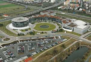 Een wereldwijde visie met lokale inhoud Kia hoofdkantoor en designcentrum in Frankfurt, Duitsland Kia bouwt meer dan drie miljoen voertuigen per jaar in zijn wereldwijde netwerk van hypergeavanceerde