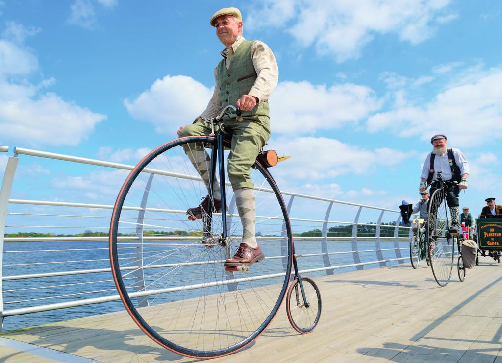 Kiezen maar 1 Filmpje maken Beoordeel jouw eigen fiets en maak er een filmpje van. aat zien wat er allemaal op zit en waarom dit erop zit.