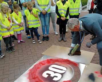 Bewoners en hun buurt (25-65 jaar) Veilig Verkeer Nederland bouwt actief mee aan de participatiesamenleving.