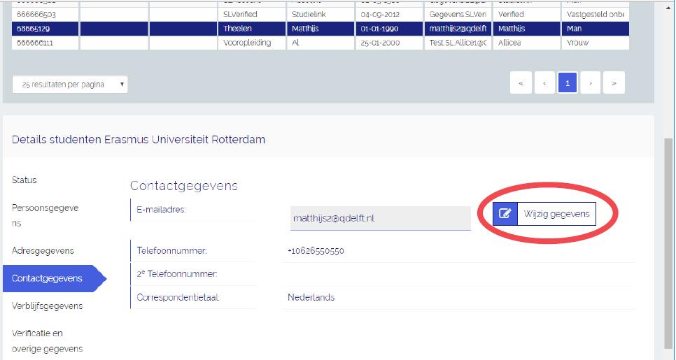 Klik in het detailscherm van de student op wijzig gegevens en pas het emailadres