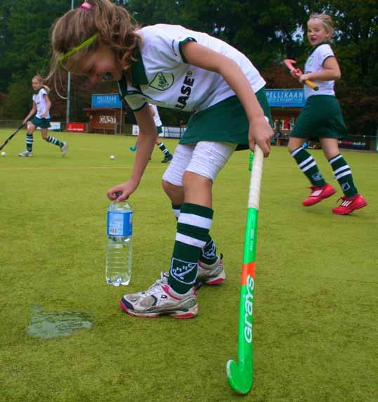 Doelgroep: JONGSTE JEUGD VELD is bedoeld voor iedereen die als opleider, trainer en/of coach actief is in de hockeysport binnen tophockey, breedtehockey, Jongste Jeugd en/of technisch management.