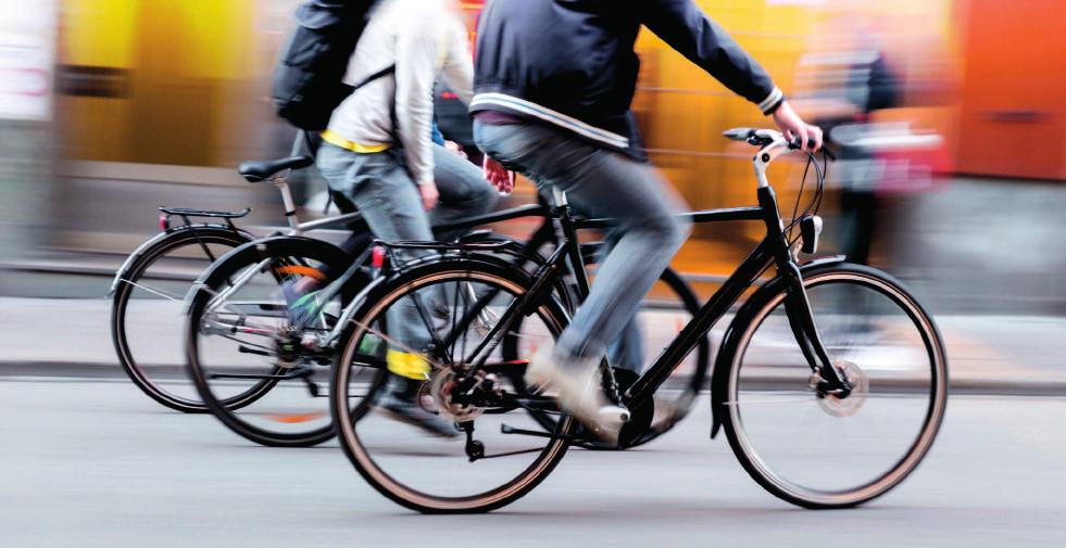 Verkeersveiligheid Uit sportieve en ecologische overwegingen wordt het wandelen en fietsen gepromoot.