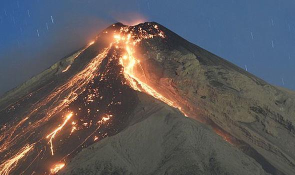 NEDERLANDS Rivier van lava in Guatemala A B Lees het artikel Rivier