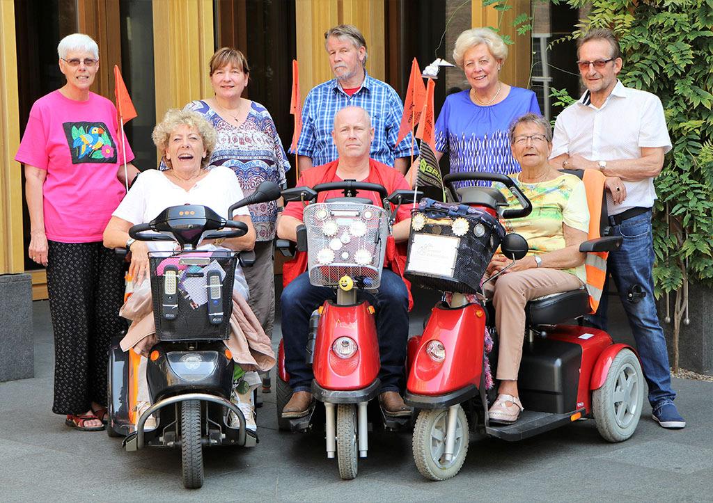 Van het bestuur: Het zijn warme zomermaanden geweest, ook voor het bestuur. Alle geplande activiteiten hebben gewoon doorgang gevonden, soms met extra water voor onderweg.