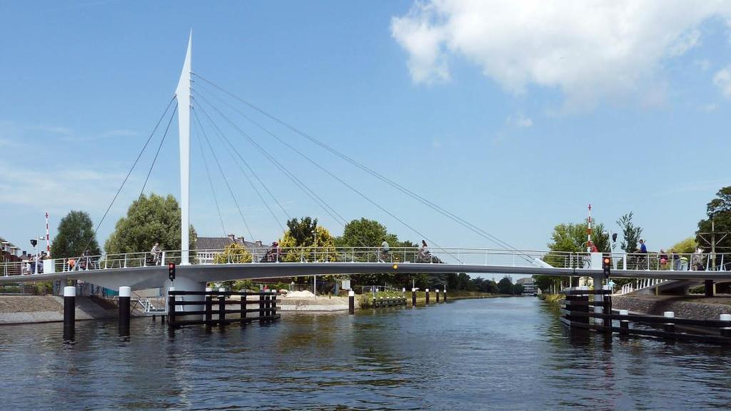 Figuur 13 - brug de oversteek in Rijswijk (bron website IPV Delft) Deze vorm van draaibrug is wel interessant.