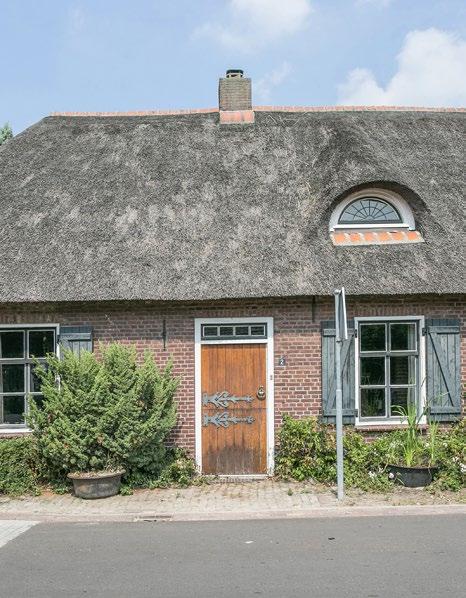 Kruisstraat 2, Soerendonk Nostalgie en sfeer ten top! Sfeervolle langgevelboerderij op een perceel van maar liefst 931 m².