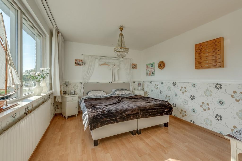 Gruttostraat 3 3 Nog 2 slaapkamers, eveneens met kunststof kozijnen en